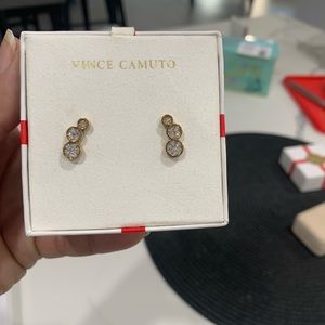 Vince Camuto - Fashion Diamond earnings. Brand new / never used